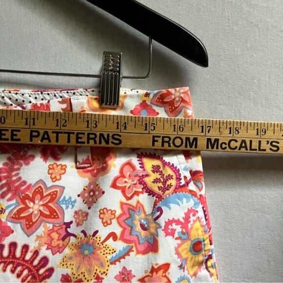 TALBOTS PERFECT SHORTS - 9”- CHARMING FLORAL SZ 33 - Picture 8 of 9